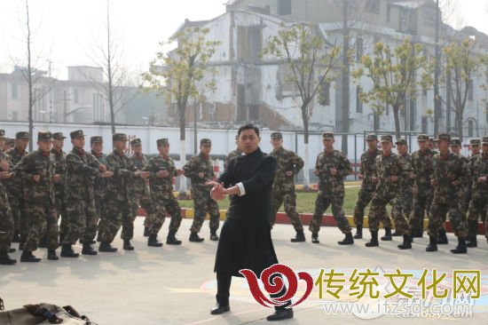 优秀传统文化进军营 武警上海总队官兵学打咏春拳