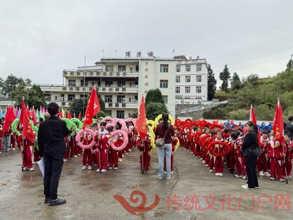 老校区告别讲话现场.jpg